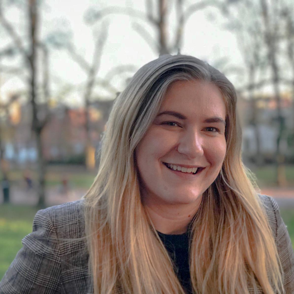 Dr Emma Dodd